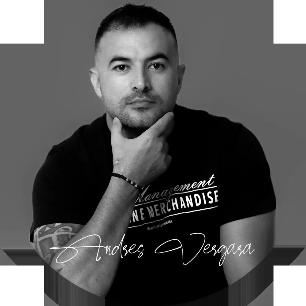 Retrato de Andrés Vergara, consultor SEO y fundador de Growth Digital